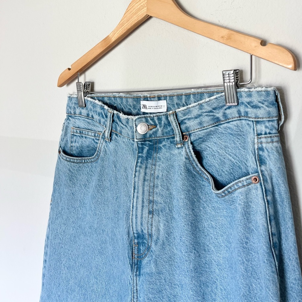 Zara High Rise Mom Fit Ankle Denim Jeans - Picture 3 of 13